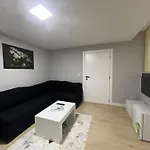 Anxhelo\'S Apartments