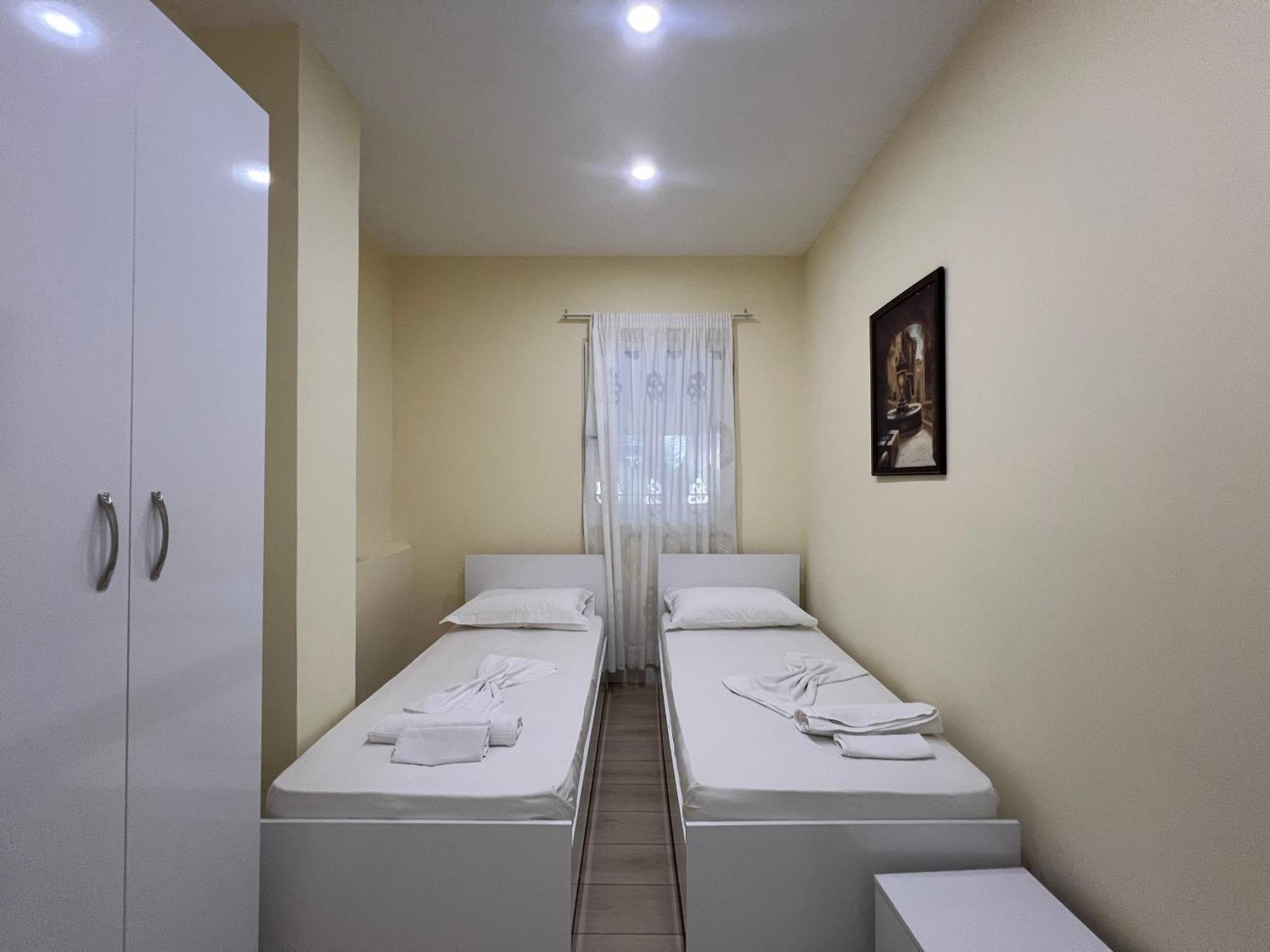 Anxhelo's Apartament *