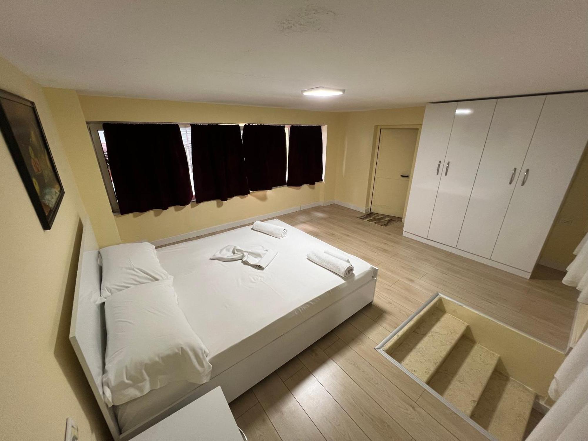 Apartament Anxhelo's *
